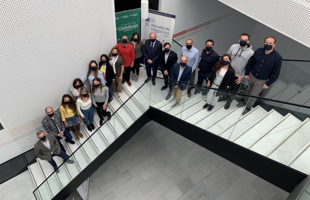 Fotografía de La formación y el desarrollo empresarial se afianzan entre Escuela de Negocios FEDA y Fundación Globalcaja-Albacete, ofrecida por FEDA