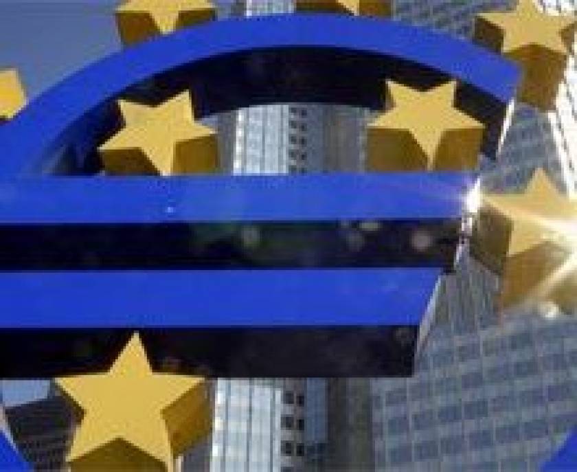 El euro cae a 1,286 dólares y marca su nivel más bajo en 22 meses