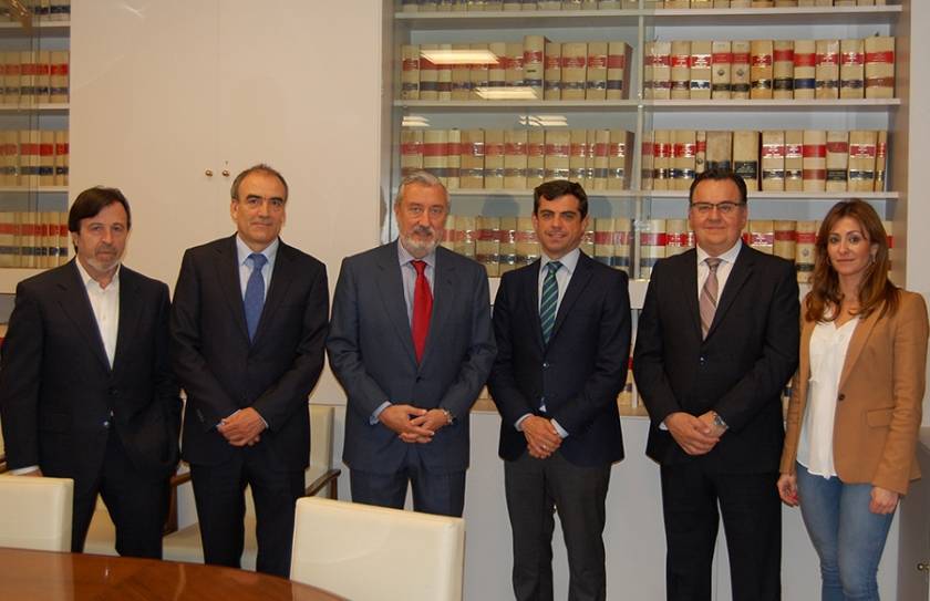 Compromisos del Ministerio de Fomento con el Ayuntamiento de Albacete y los empresarios para el desarrollo de infraestructuras