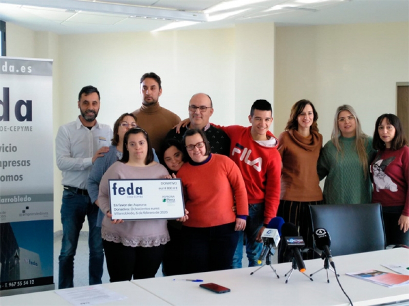 La Delegación de FEDA en Villarrobledo entrega los donativos a Asprona y la Asociación Contra el Cáncer