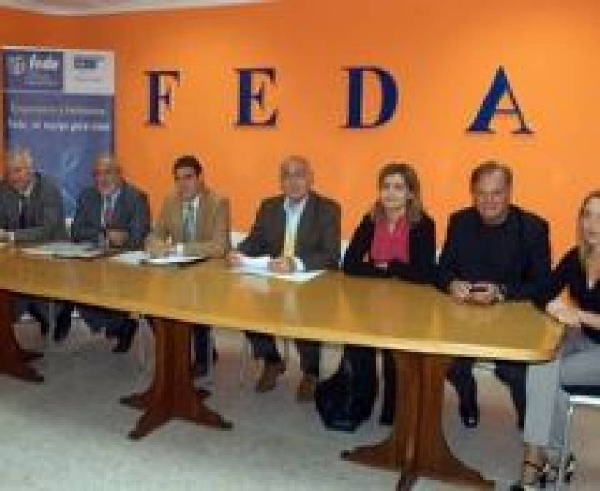 Los empresaros de Almansa se informan en FEDA de las ayudas de la Junta