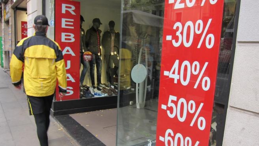 FECOM considera que prohibir las rebajas en tienda física atenta directamente contra el pequeño comercio